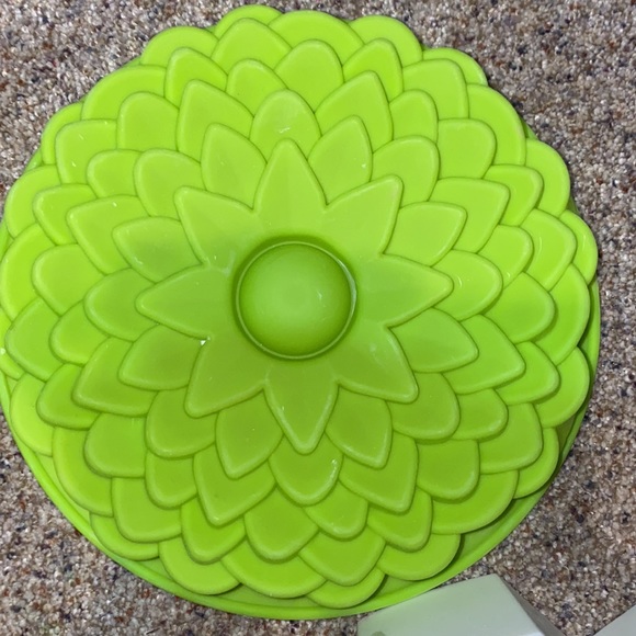 Lot of 3 Large Silicone Baking Molds Cakes EUC - Picture 3 of 4